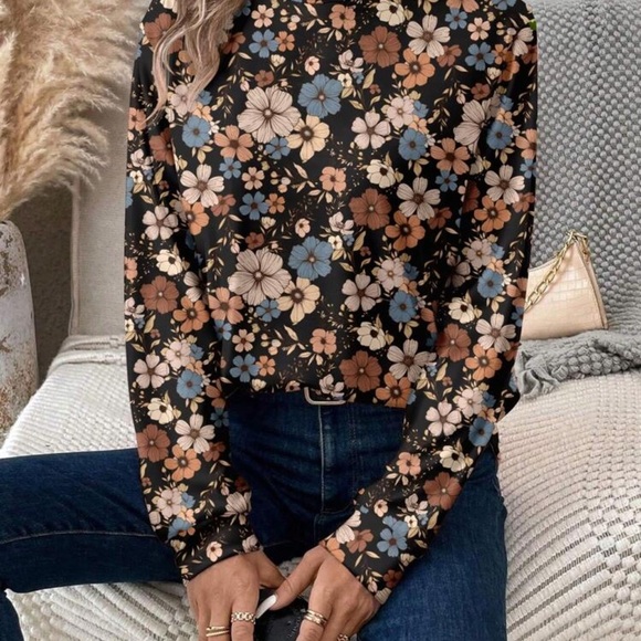 Floral Long Sleeve Top - Picture 3 of 4
